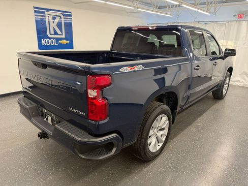 Used 2023 Chevrolet Silverado 1500 Custom image 2