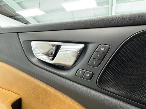 Used 2020 Volvo S60 T6 Inscription image 17