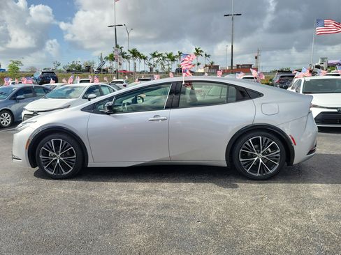 Used 2025 Toyota Prius XLE FWD image 7