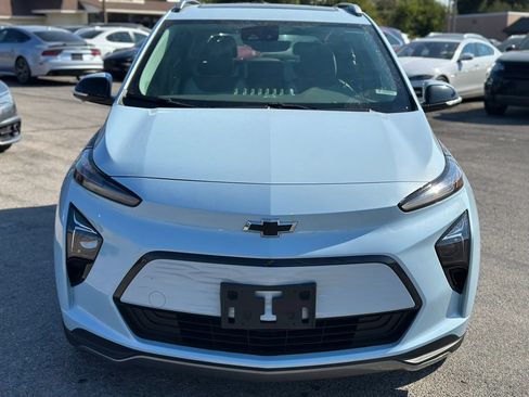 Used 2022 Chevrolet Bolt EUV Premier w/ Sun & Sound Package FWD image 3
