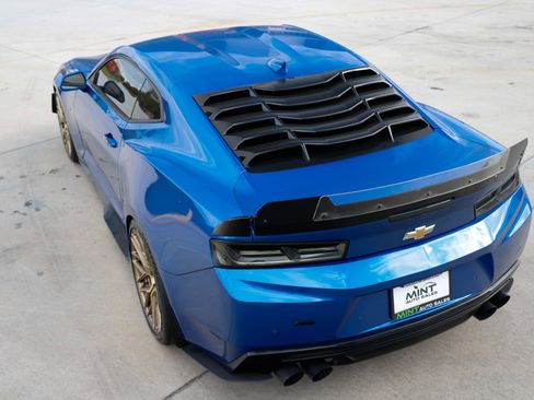 Used 2017 Chevrolet Camaro LT image 10