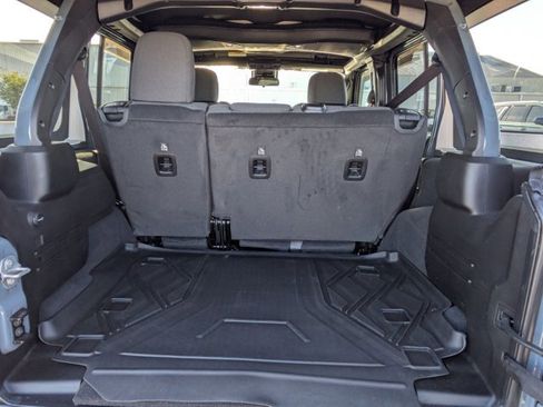 Used 2024 Jeep Wrangler Unlimited Sport AWD/4WD image 6
