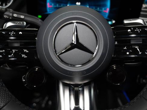 New 2026 Mercedes-Benz GLA 35 AMG 4MATIC image 24