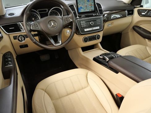 Used 2017 Mercedes-Benz GLS 450 4MATIC image 2