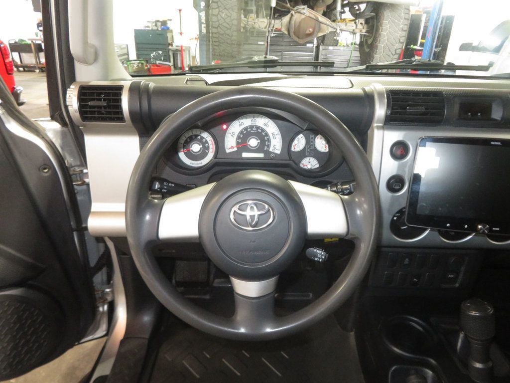 Used 2007 Toyota FJ Cruiser 4WD w/ Convenience Pkg image 32