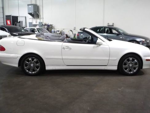 Used 2002 Mercedes-Benz CLK 320 Cabriolet w/ K4 Opt Pkg image 4