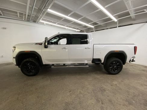 Used 2024 GMC Sierra 2500 Denali w/ Denali Reserve Package image 3