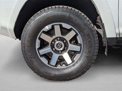Used 2018 Toyota 4Runner TRD Off-Road image 22