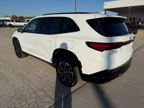 Used 2025 Buick Enclave Sport Touring image 4