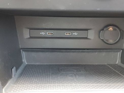 Certified 2022 Volkswagen Taos SE FWD image 30