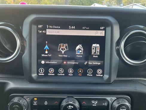 Used 2022 Jeep Wrangler Unlimited Rubicon w/ Trailer Tow Package image 25