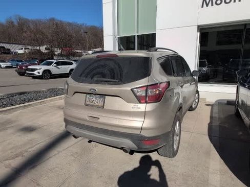 Used 2017 Ford Escape SE w/ Equipment Group 201A image 5