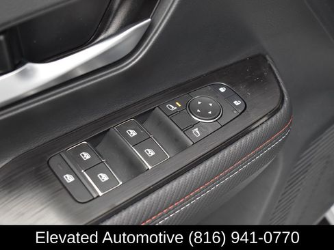 Used 2025 Nissan Kicks SR w/ SR Premium Package AWD/4WD image 14