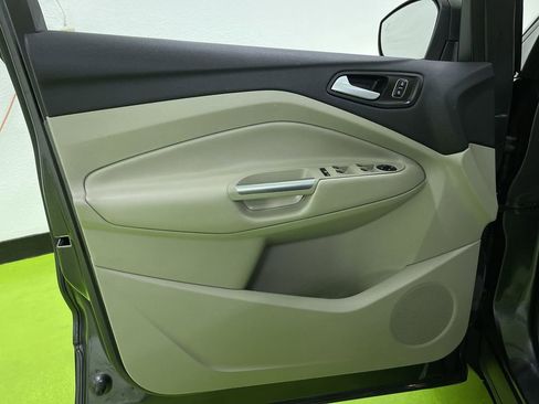 Used 2017 Ford Escape SE w/ Equipment Group 201A image 16