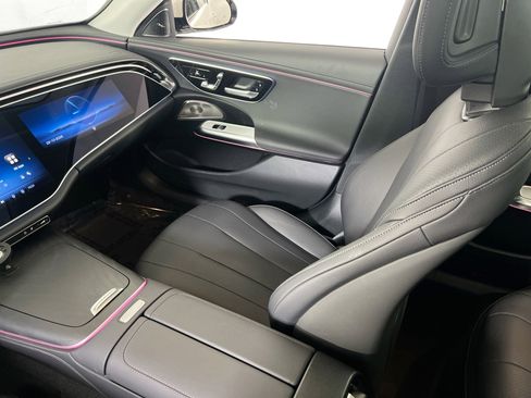 Used 2024 Mercedes-Benz E 350 4MATIC Sedan image 25