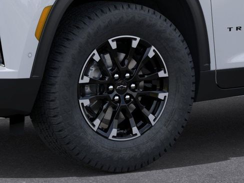 New 2026 Chevrolet Traverse Z71 w/ Enhanced Driving Package AWD/4WD image 9