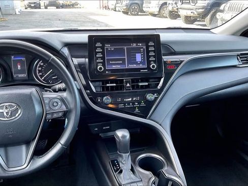 Used 2024 Toyota Camry SE image 5