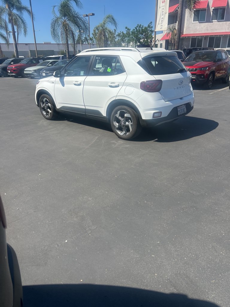 Used 2026 Hyundai Venue SEL FWD image 7