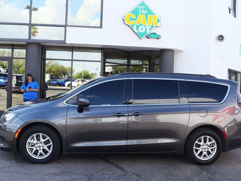 Used 2021 Chrysler Voyager Lxi image 7