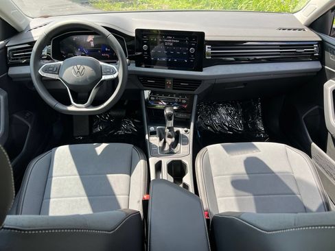 New 2026 Volkswagen Jetta SE FWD image 25