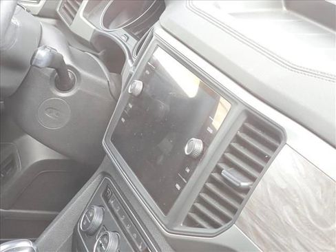 Used 2021 Volkswagen Atlas Cross Sport SE image 8