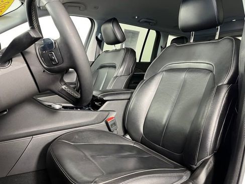 Used 2023 Jeep Grand Cherokee Limited image 17