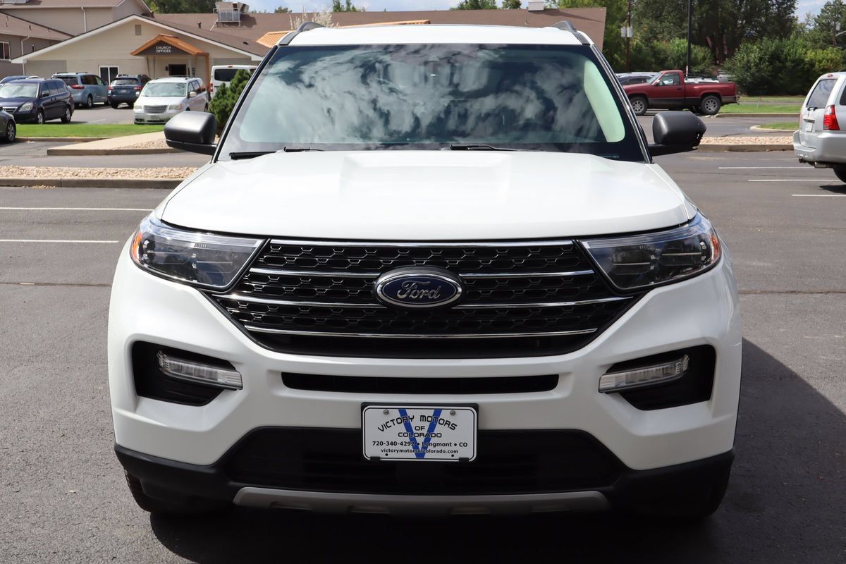 Used 2021 Ford Explorer XLT w/ Equipment Group 202A AWD/4WD image 12