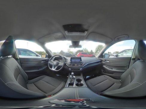 Used 2025 Nissan Altima 2.5 SV FWD image 42