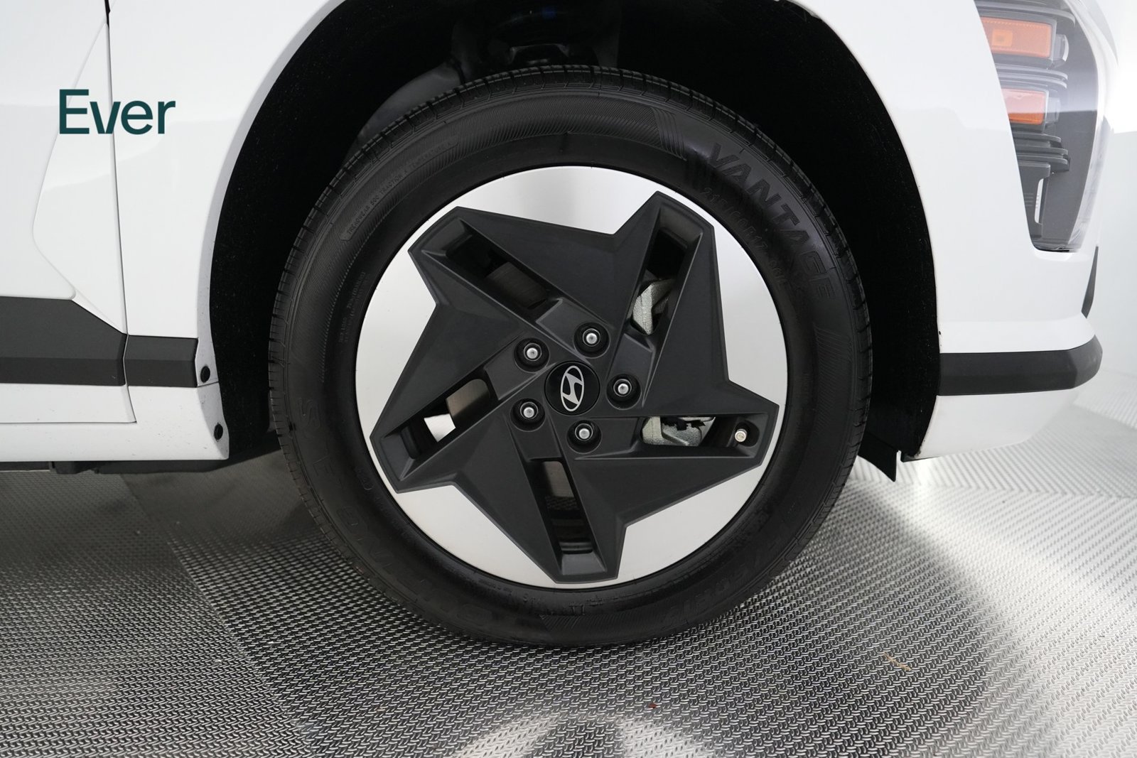 Used 2024 Hyundai Kona SEL FWD image 20