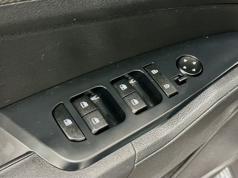 Used 2025 Kia Sportage LX image 15