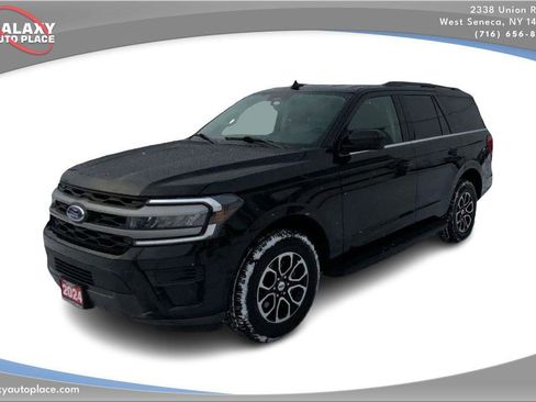 Used 2024 Ford Expedition XLT image 1