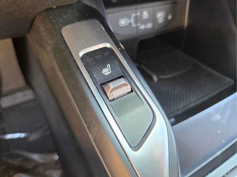 Used 2024 Kia Sorento S w/ Panoramic Sunroof Package FWD image 33