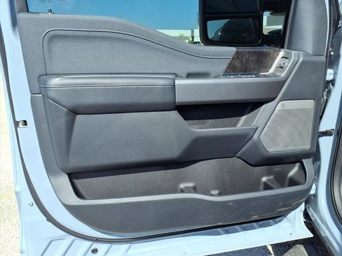 New 2026 Ford F250 Lariat w/ Black Appearance Package image 29