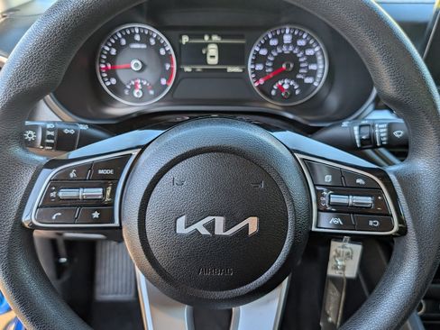 Used 2024 Kia Forte LXS FWD image 17