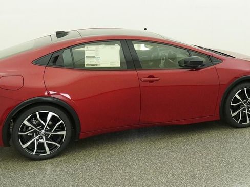 New 2026 Toyota Prius Plug-In Hybrid FWD image 10