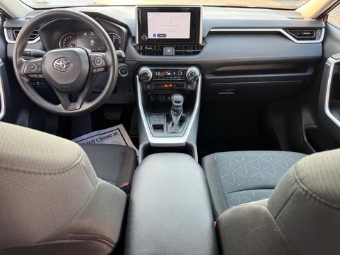 Used 2025 Toyota RAV4 XLE AWD/4WD image 17