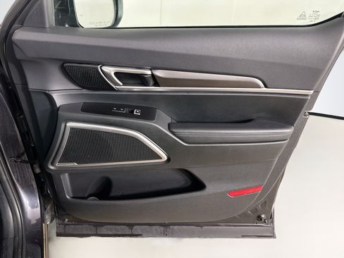 Used 2025 Kia Telluride S FWD image 35