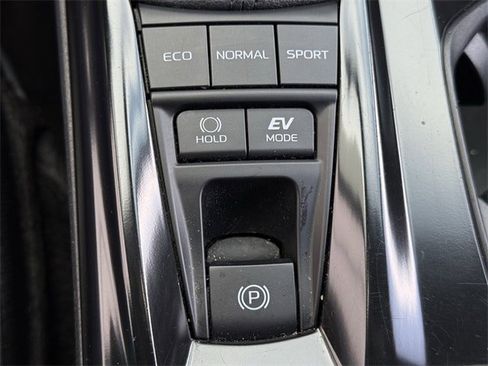 Used 2025 Toyota Camry SE image 20