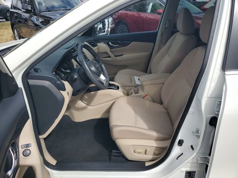 Certified 2019 Nissan Rogue SV image 14