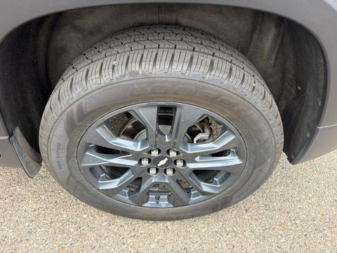 Used 2019 Chevrolet Traverse RS AWD/4WD image 32