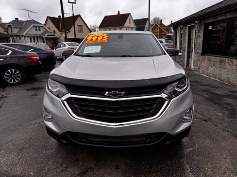 Used 2019 Chevrolet Equinox LS w/ LS Convenience Package image 2