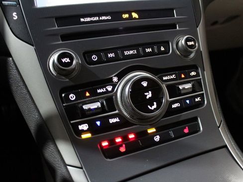 Used 2019 Lincoln MKZ Reserve w/ Reserve Plus Package image 17