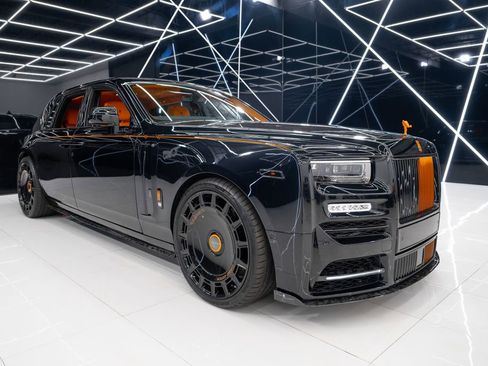 Used 2025 Rolls-Royce Phantom Sedan image 6