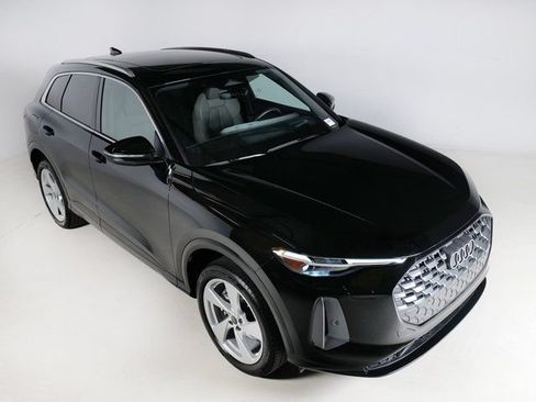 Certified 2025 Audi Q5 Premium w/ Premium Plus AWD/4WD image 4