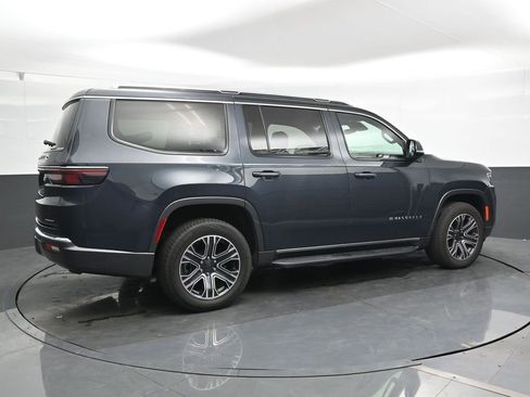 Used 2022 Jeep Wagoneer Series III image 2