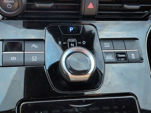 Used 2024 Toyota bZ4X XLE w/ Weather Package image 19