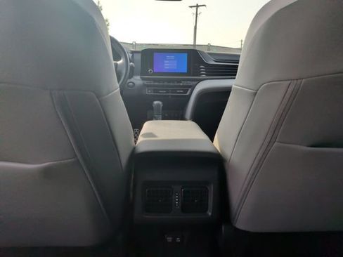 Used 2025 Toyota Camry SE FWD image 30