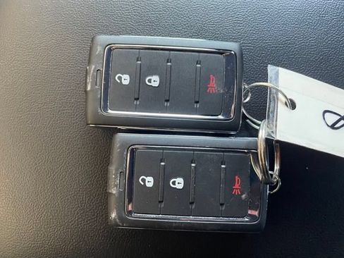 Used 2025 Jeep Grand Cherokee Laredo RWD image 18