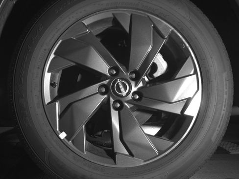 Used 2025 Nissan Rogue SV FWD image 14