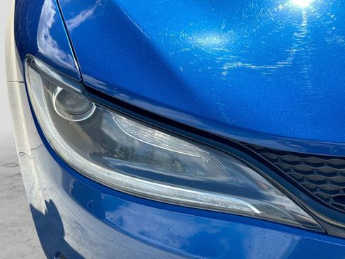 Used 2016 Chrysler 200 S FWD image 12
